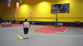 三分投篮姿势教学视频,跟随教学视频学习标准三分投篮姿势